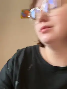 Snapshot of soft_focus chatting on 04-14-26, 04:51 soft focus online show from 04-14-26, 04:51