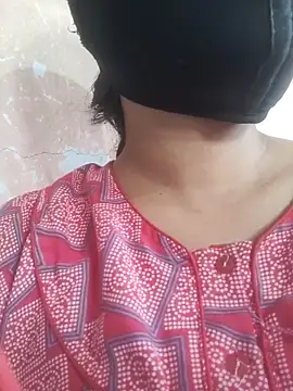 Snapshot of Tamillaxmi12 chatting on 03-17-26, 01:43 Tamillaxmi12 online show from 03-17-26, 01:43