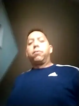 Snapshot of Favianditta chatting on 03-01-26, 06:32 Favianditta online show from 03-01-26, 06:32