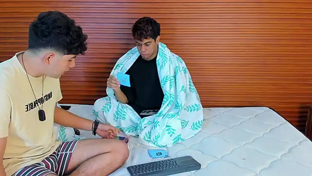 Snapshot of peakk_twiinns chatting on 04-01-26, 01:41 peakk twiinns online show from 04-01-26, 01:41