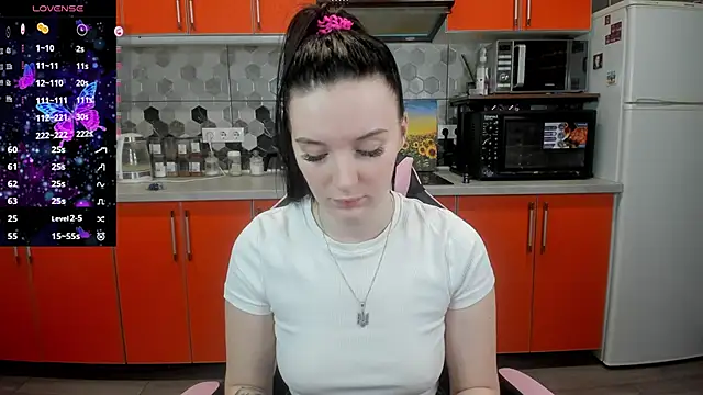 Mary Blu online show from 01-06-25, 01:09