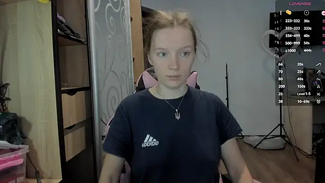 Mary Blu online show from 10-13-25, 08:36