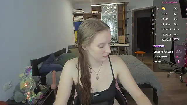 Mary Blu online show from 11-26-25, 12:28