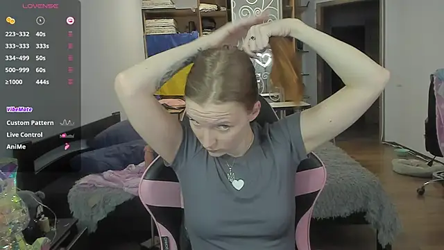 Mary Blu online show from 11-27-25, 04:20