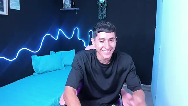 Snapshot of Dark_Valentino_ chatting on 03-04-26, 02:06 Dark Valentino online show from 03-04-26, 02:06