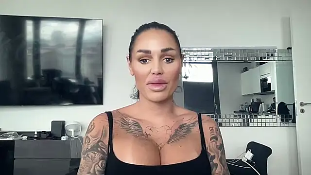 Snapshot of AMBER_HARD chatting on 03-14-26, 01:16 AMBER HARD online show from 03-14-26, 01:16