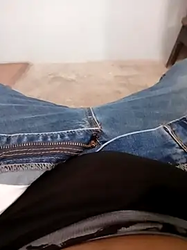 Snapshot of josue23cm chatting on 04-07-26, 07:03 josue23cm online show from 04-07-26, 07:03