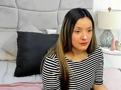 Snapshot of CynthiaMore chatting on 03-30-26, 03:35 CynthiaMore online show from 03-30-26, 03:35