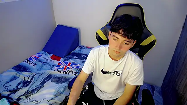 Luigii  online show from 03-05-26, 03:02