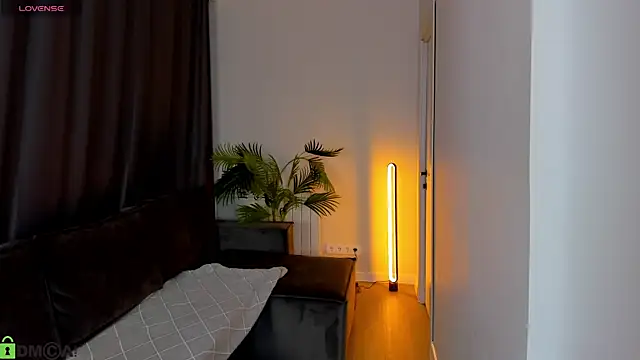 Natasha Shepard online show from 03-25-26, 01:00