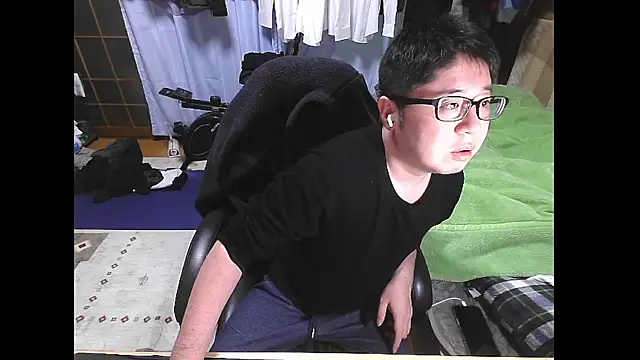 Snapshot of hide39 chatting on 03-11-26, 02:23 hide39 online show from 03-11-26, 02:23