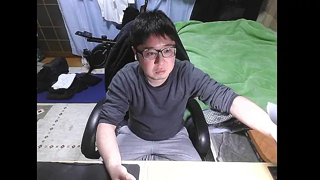 Snapshot of hide39 chatting on 03-15-26, 01:28 hide39 online show from 03-15-26, 01:28