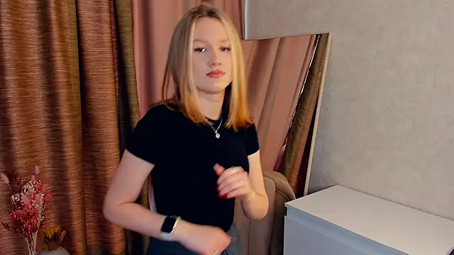 CelsaDelucia online show from 03-10-26, 07:35