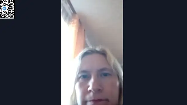 Snapshot of DiamondLady555 chatting on 03-16-26, 12:42 DiamondLady555 online show from 03-16-26, 12:42