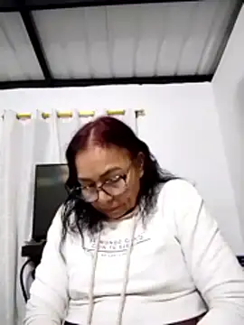 Snapshot of HOT_LATINA20 chatting on 03-28-26, 02:11 HOT LATINA20 online show from 03-28-26, 02:11