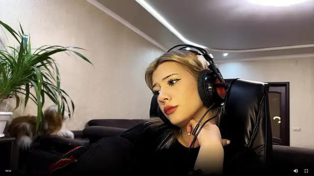 annie1handsome online show from 03-17-26, 05:49