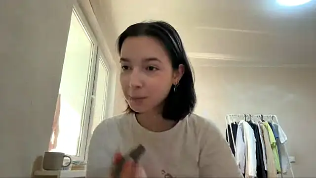 Snapshot of KateMiragee chatting on 03-12-26, 08:42 KateMiragee online show from 03-12-26, 08:42