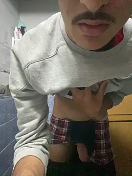 Snapshot of Achrafsad9i chatting on 04-02-26, 03:59 Achrafsad9i online show from 04-02-26, 03:59