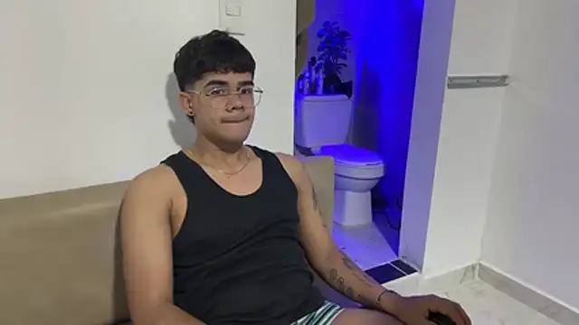 Snapshot of matiass_vegas chatting on 04-08-26, 03:50 matiass vegas online show from 04-08-26, 03:50