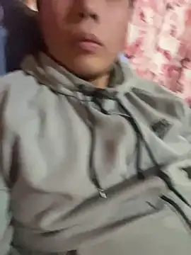 Snapshot of DanielZz69 chatting on 03-20-26, 02:27 DanielZz69 online show from 03-20-26, 02:27