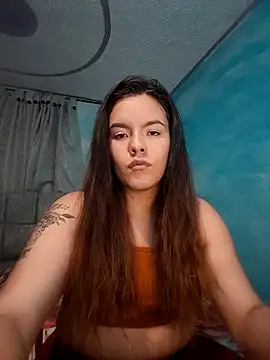 Snapshot of Estrella_2407 chatting on 03-16-26, 03:01 Estrella 2407 online show from 03-16-26, 03:01