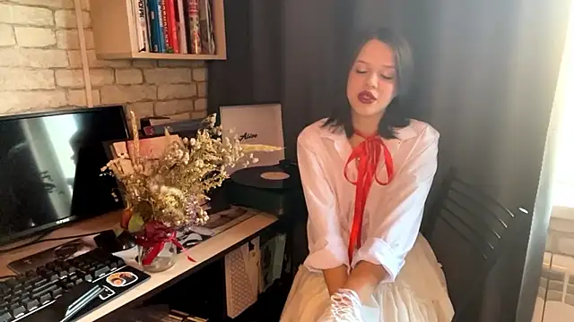 SarahHunnye online show from 03-15-26, 11:55