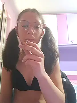 Snapshot of Vivianamado chatting on 03-15-26, 11:05 Vivianamado online show from 03-15-26, 11:05