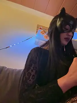 Snapshot of Mariammxx chatting on 03-15-26, 02:28 Mariammxx online show from 03-15-26, 02:28