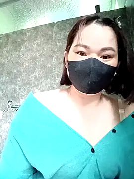 Snapshot of HaChi033 chatting on 03-21-26, 04:17 HaChi033 online show from 03-21-26, 04:17