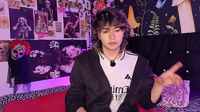 Snapshot of Noah_blackwood chatting on 04-16-26, 08:37 Noah blackwood online show from 04-16-26, 08:37