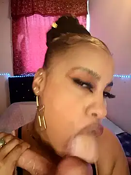 Snapshot of KAYLA_48_ chatting on 04-04-26, 10:07 KAYLA 48 online show from 04-04-26, 10:07