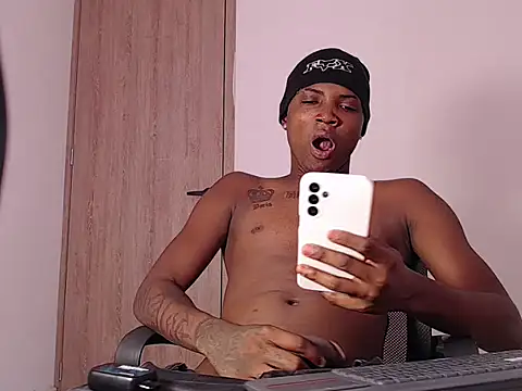 Snapshot of Bigcock23cmt chatting on 03-30-26, 02:40 Bigcock23cmt online show from 03-30-26, 02:40