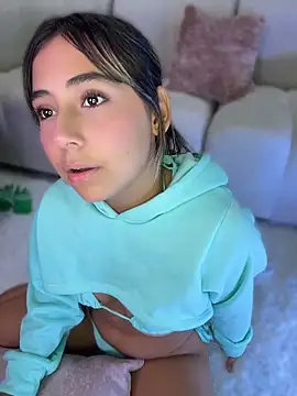 MelodyRey   online show from 04-10-26, 10:47