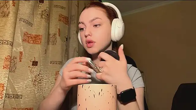 Snapshot of alisaonlyforu chatting on 04-05-26, 03:15 alisaonlyforu online show from 04-05-26, 03:15