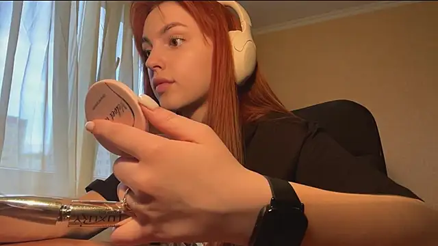 Snapshot of alisaonlyforu chatting on 04-06-26, 04:46 alisaonlyforu online show from 04-06-26, 04:46