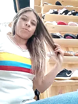 Snapshot of alanna6950 chatting on 03-26-26, 04:45 alanna6950 online show from 03-26-26, 04:45