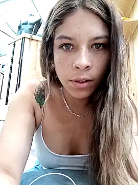 Snapshot of alanna6950 chatting on 04-12-26, 04:56 alanna6950 online show from 04-12-26, 04:56