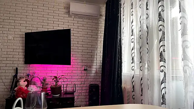 Snapshot of ElmiraDabato chatting on 04-07-26, 07:09 ElmiraDabato online show from 04-07-26, 07:09