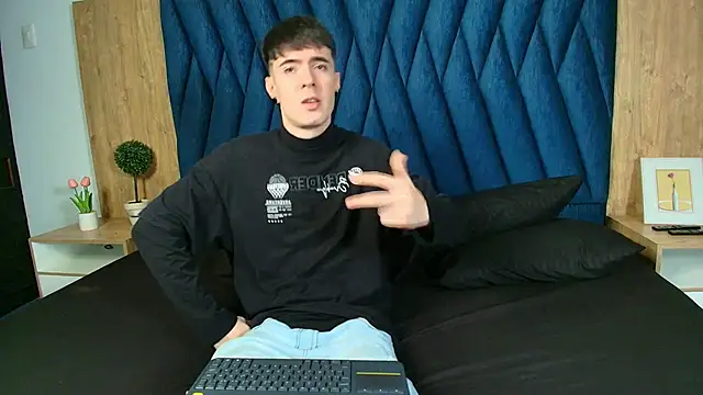 Snapshot of lio____ chatting on 04-05-26, 03:04 lio online show from 04-05-26, 03:04