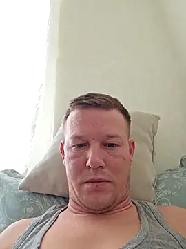 Snapshot of Garfieldd12 chatting on 03-21-26, 04:39 Garfieldd12 online show from 03-21-26, 04:39