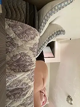 DaddysLiLNaughtyWife online show from 03-25-26, 04:57