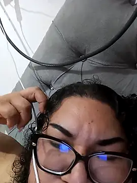 Snapshot of kiroshy chatting on 04-09-26, 06:57 kiroshy online show from 04-09-26, 06:57