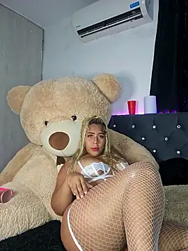 Nayaraluz online show from 03-25-26, 02:17