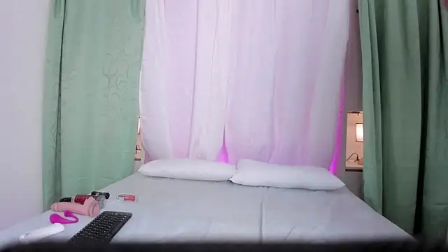 TessaLowe online show from 03-25-26, 02:45