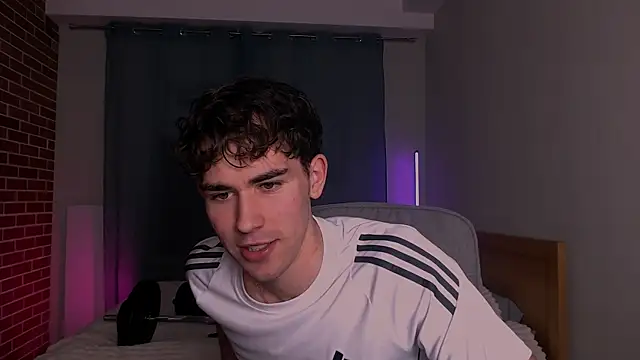 Snapshot of Jeff-rey33 chatting on 04-08-26, 03:45 Jeff-rey33 online show from 04-08-26, 03:45