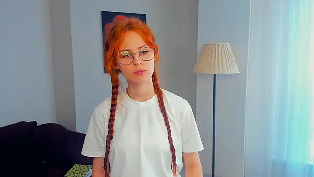 Snapshot of ValarieBullen chatting on 03-28-26, 06:46 ValarieBullen online show from 03-28-26, 06:46