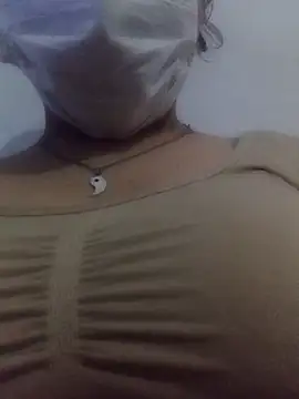 Snapshot of Mandalina_3 chatting on 03-27-26, 04:51 Mandalina 3 online show from 03-27-26, 04:51