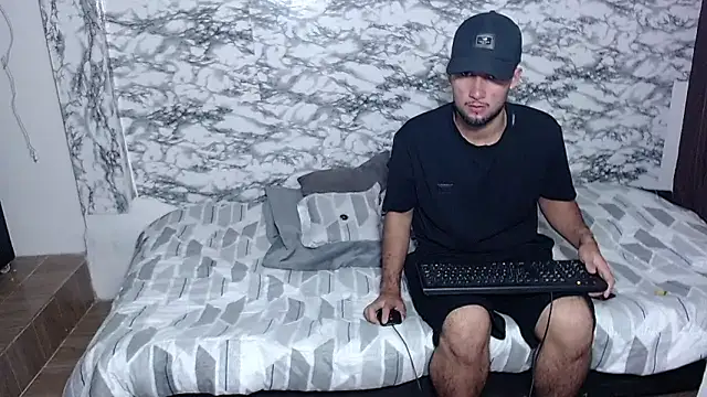 Snapshot of escanor_ar chatting on 03-29-26, 08:20 escanor ar online show from 03-29-26, 08:20