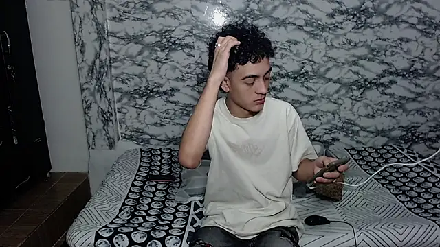 Snapshot of escanor_ar chatting on 04-07-26, 12:55 escanor ar online show from 04-07-26, 12:55