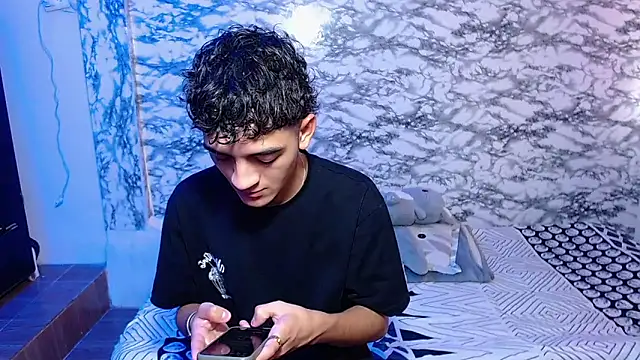 Snapshot of escanor_ar chatting on 04-09-26, 07:41 escanor ar online show from 04-09-26, 07:41